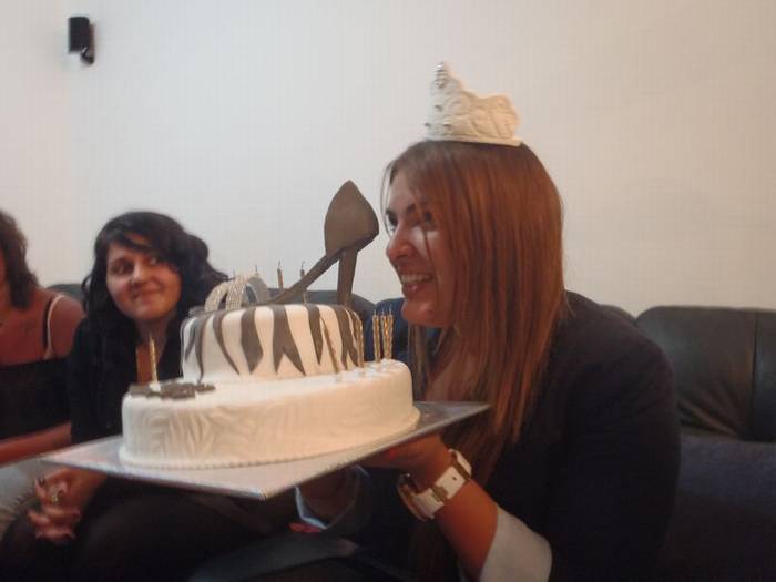עוגת יום הולדת נעל אלגנטית וכתר לרותם